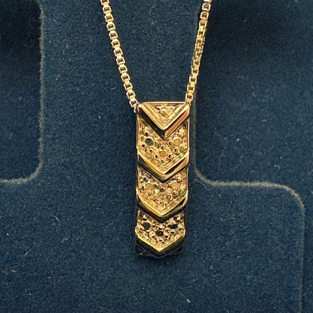 Elegant silver Chevron Diamond Pendant Necklace